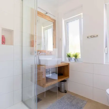 Apartma Pecek *